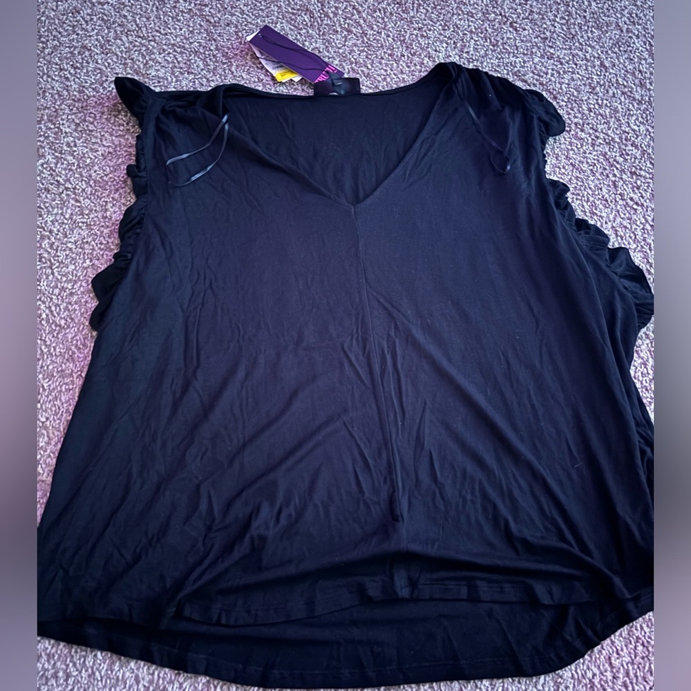 New with tag sleeveless with pedal detailing black size 3x